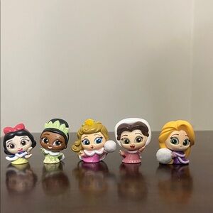 Disney Winter Princess Doorables Figures Set